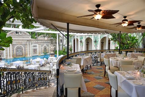 restaurant versace miami